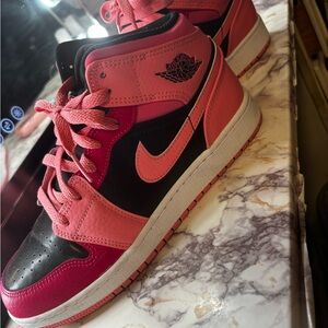 Pink and black Air Jordan 1